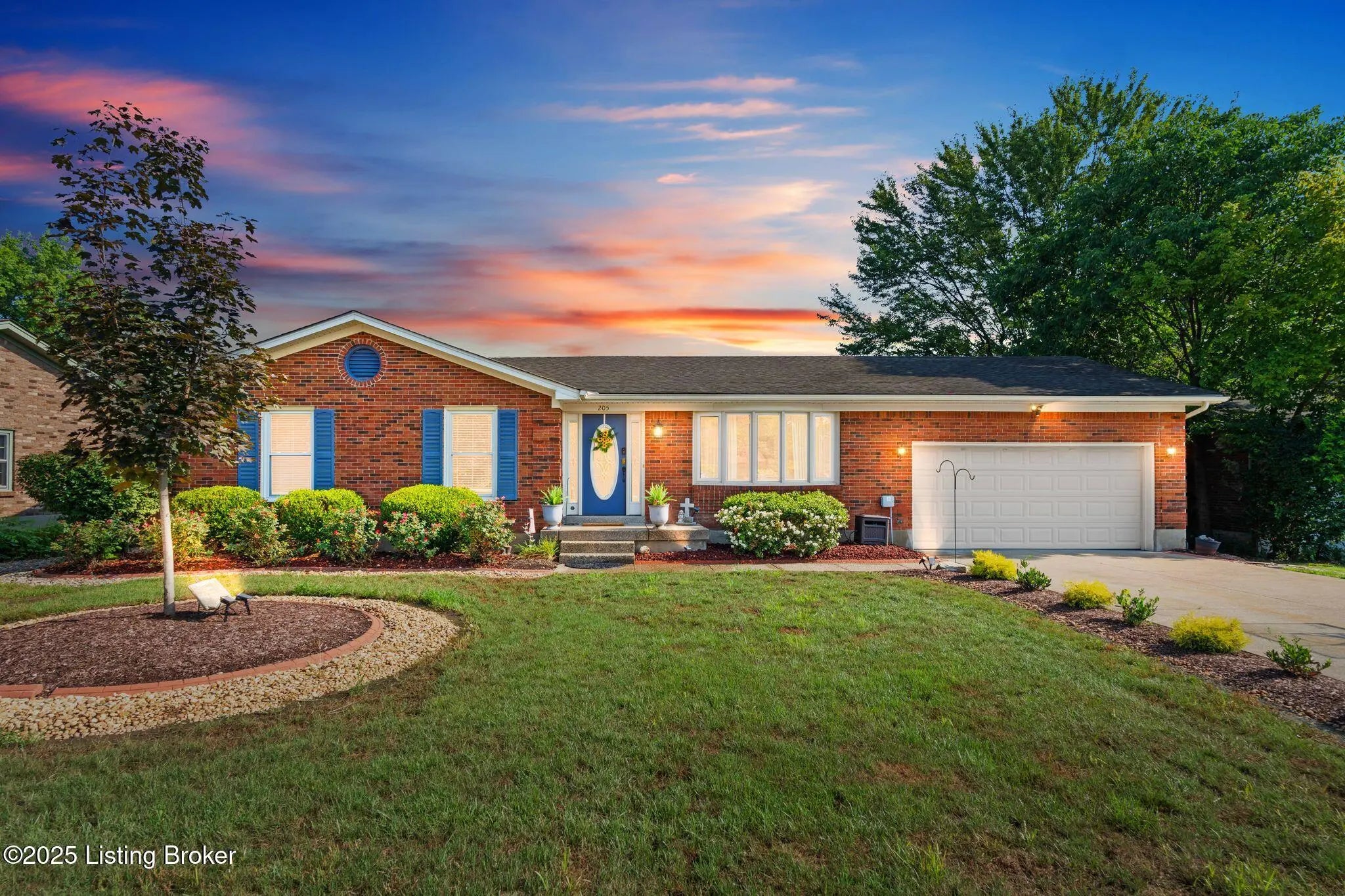 Photo of Listing #1700484