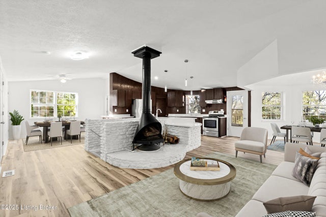 8609 Codington Ct, Jeffersontown