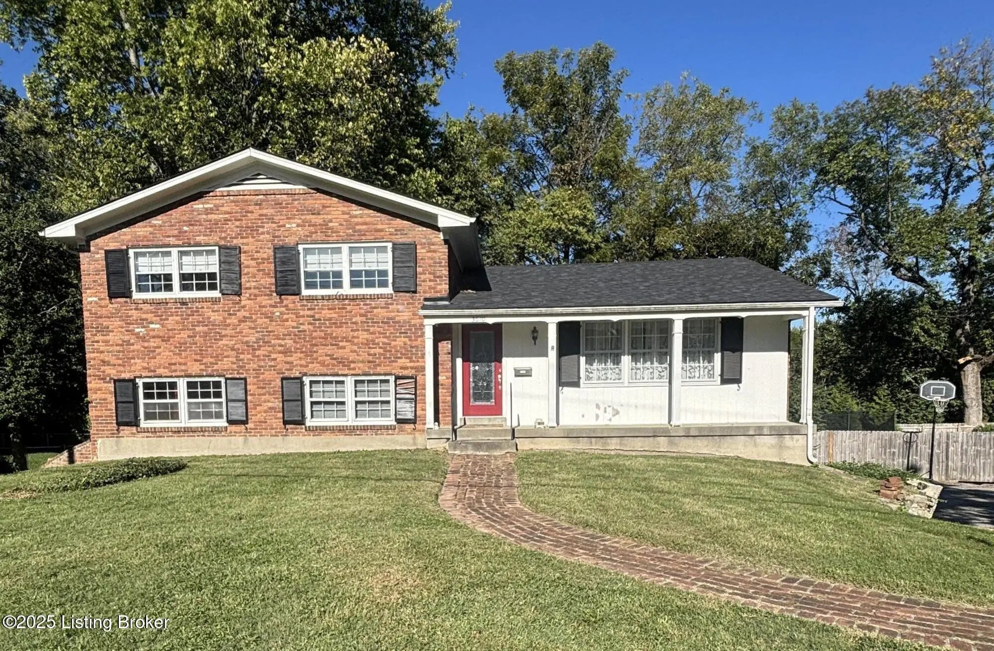 Photo of Listing #1700536