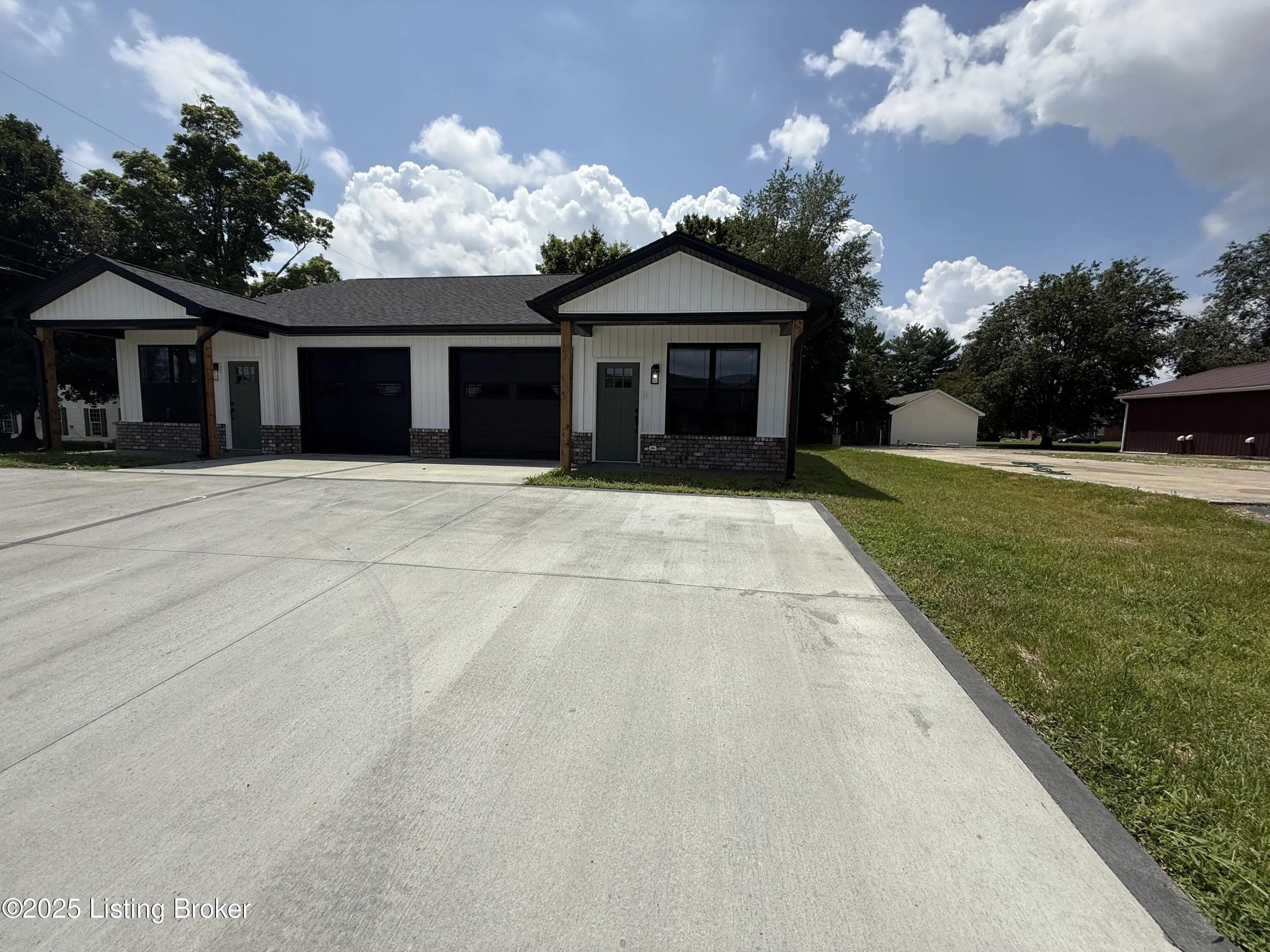 Photo of Listing #1700563