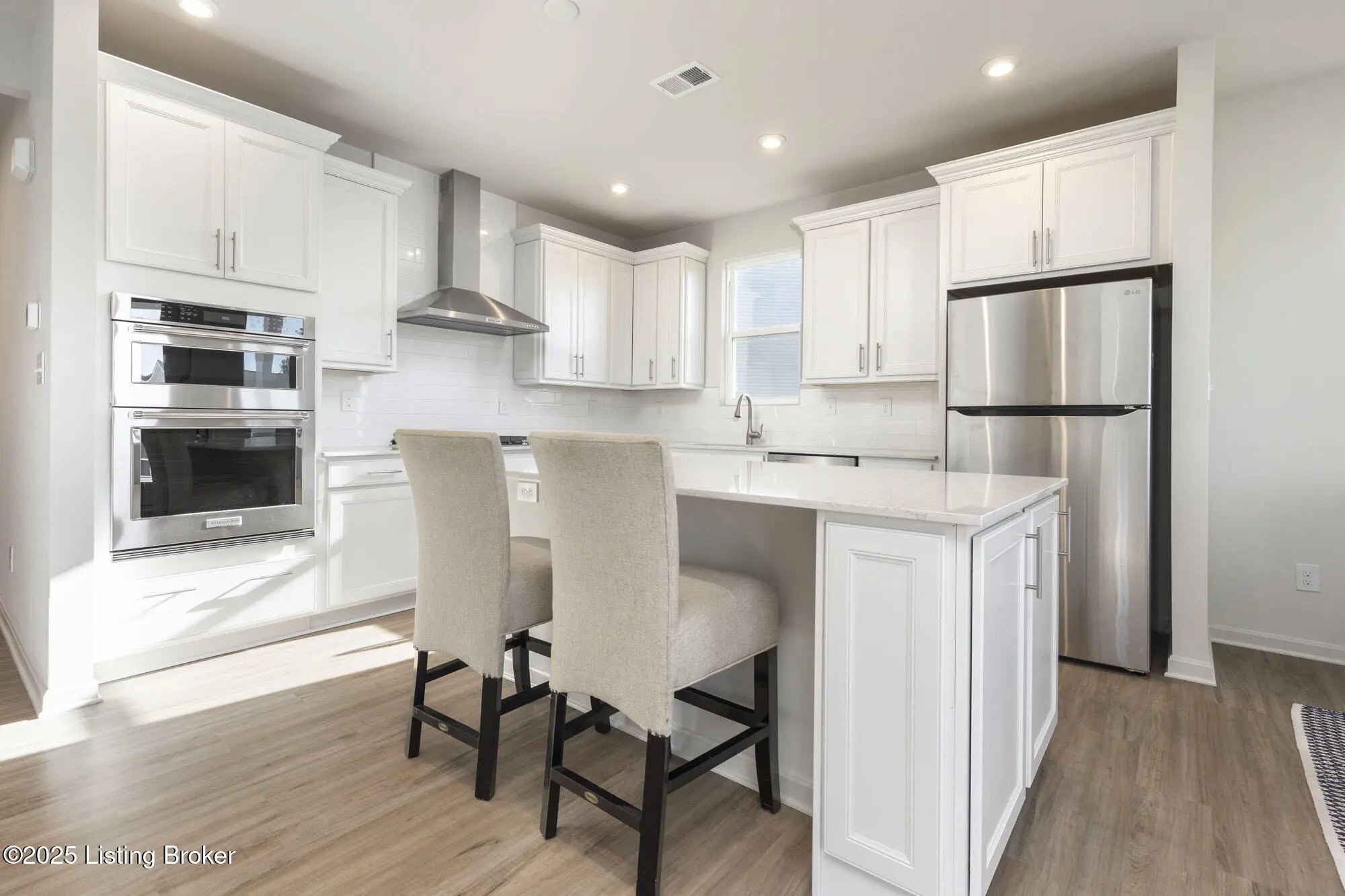 Photo of Listing #1700771