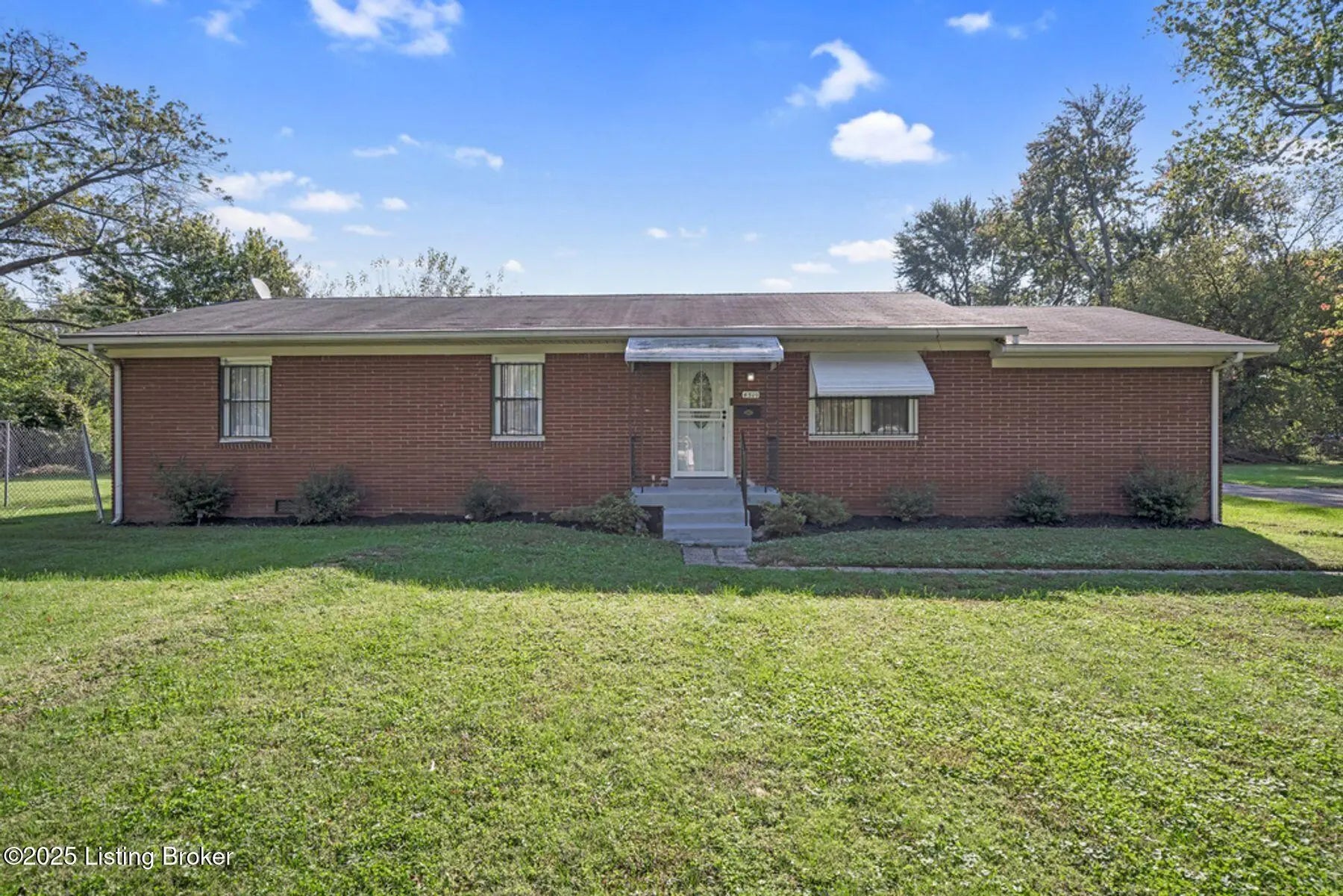 Photo of Listing #1701284