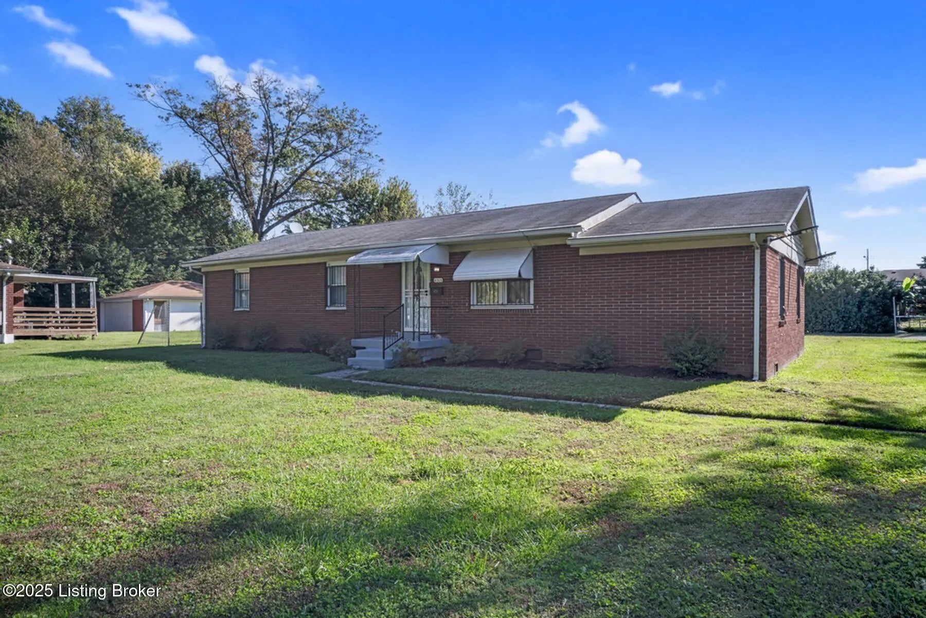 Photo of Listing #1701284