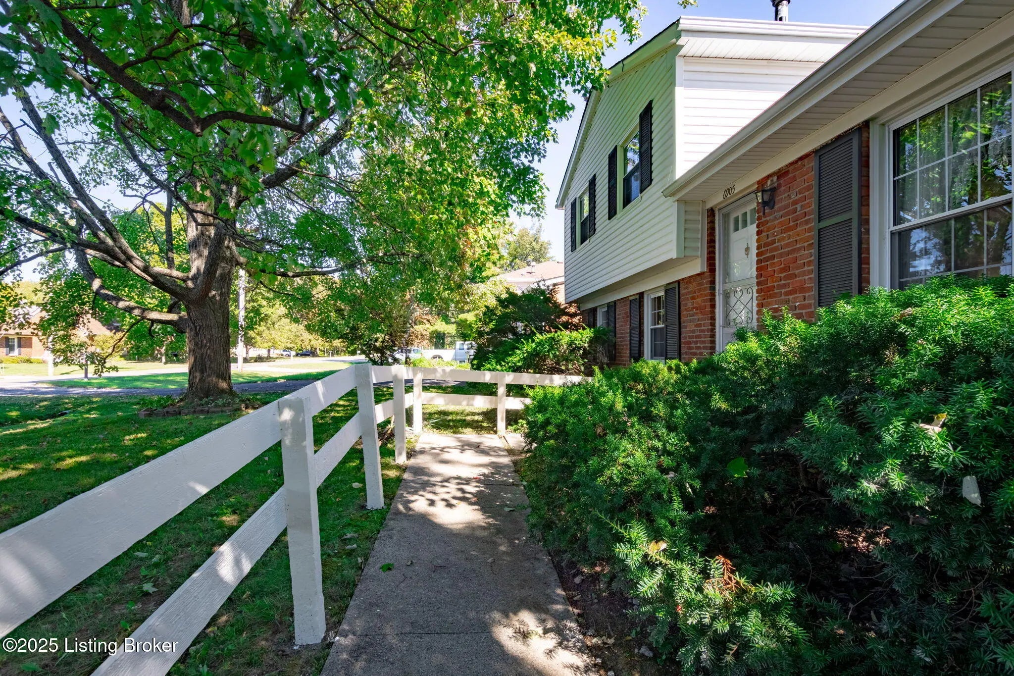 Photo of Listing #1701116