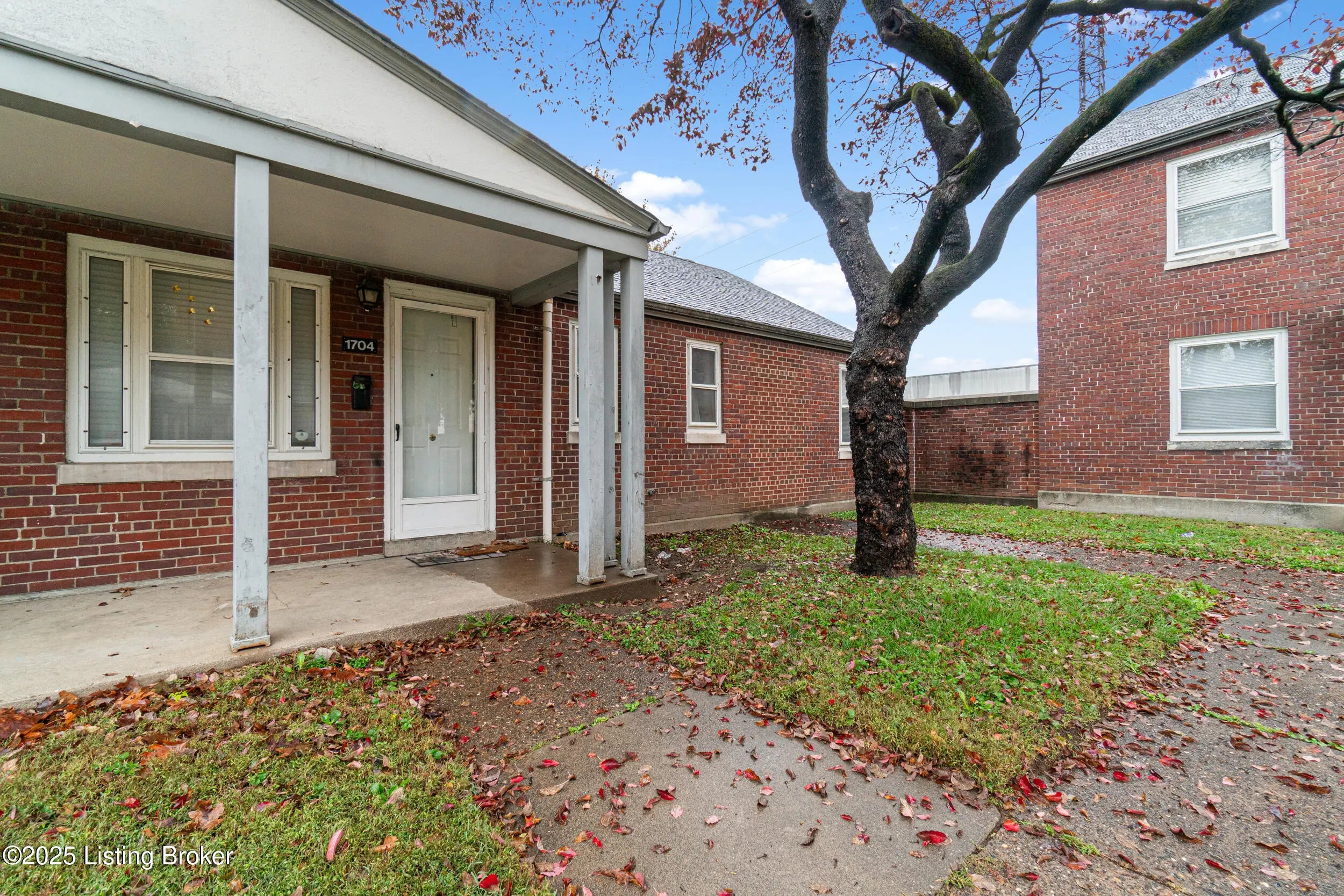 Photo of Listing #1700749