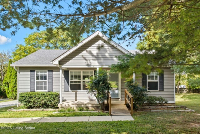 6203 Hillcrest Ct, Crestwood