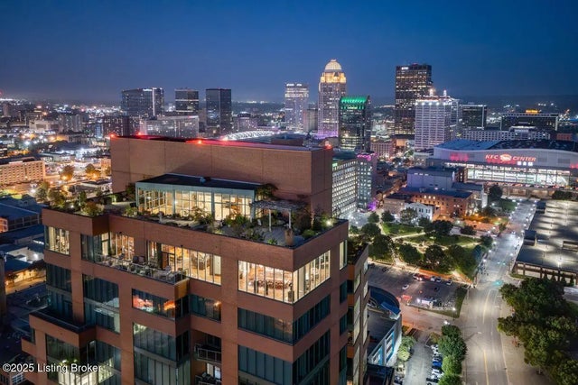 222 E Witherspoon St 2200, Louisville