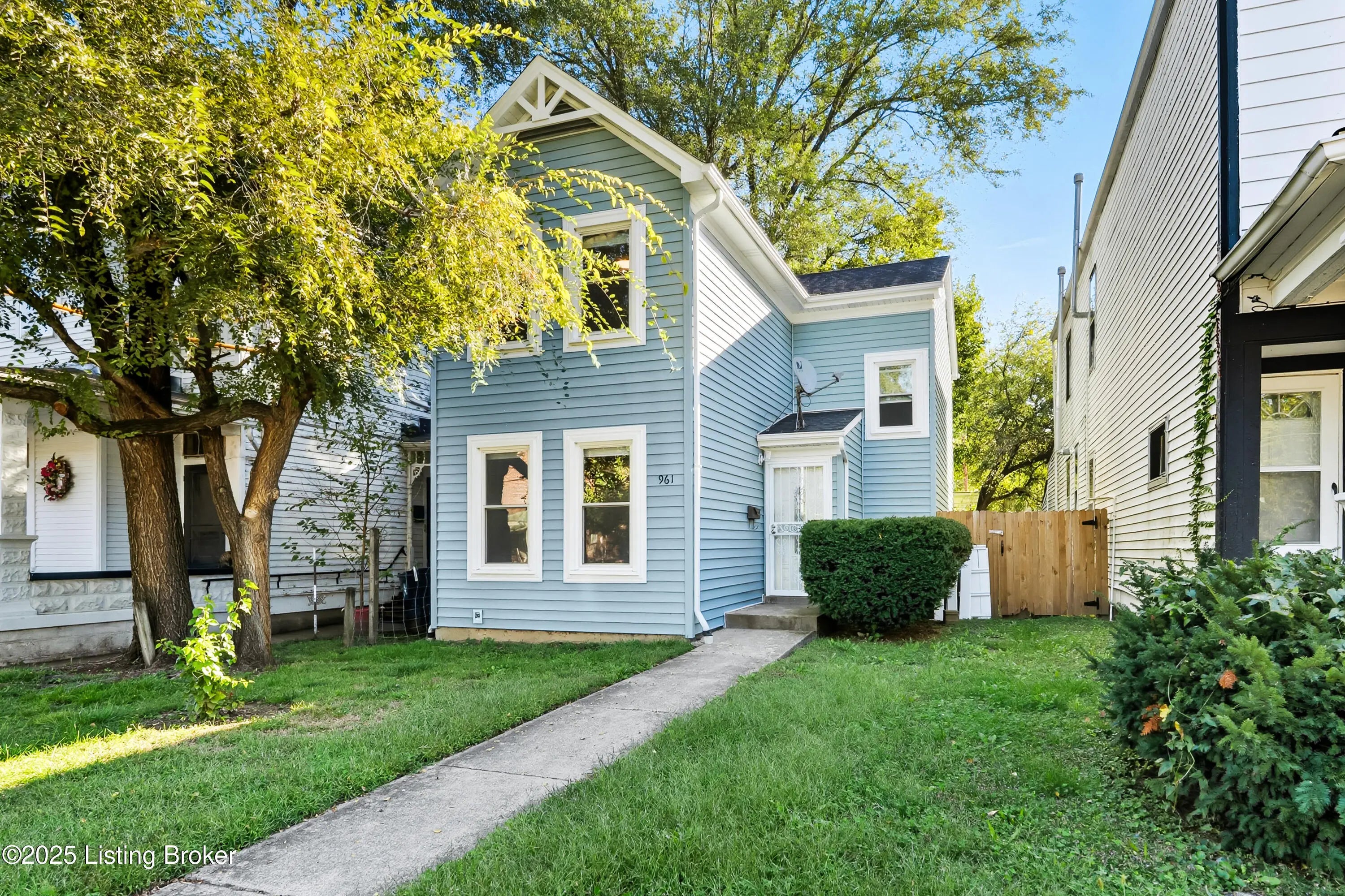 Photo of Listing #1701156