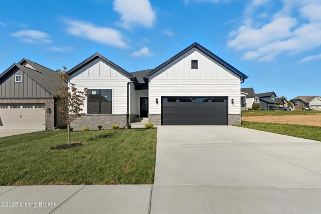 1160 Greens Dr, Simpsonville