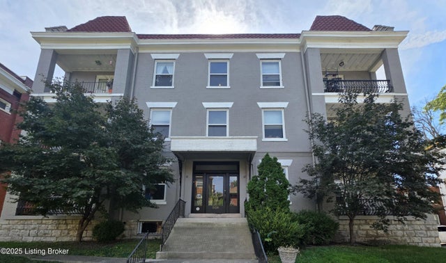 408 W Kensington Ct 11, Louisville