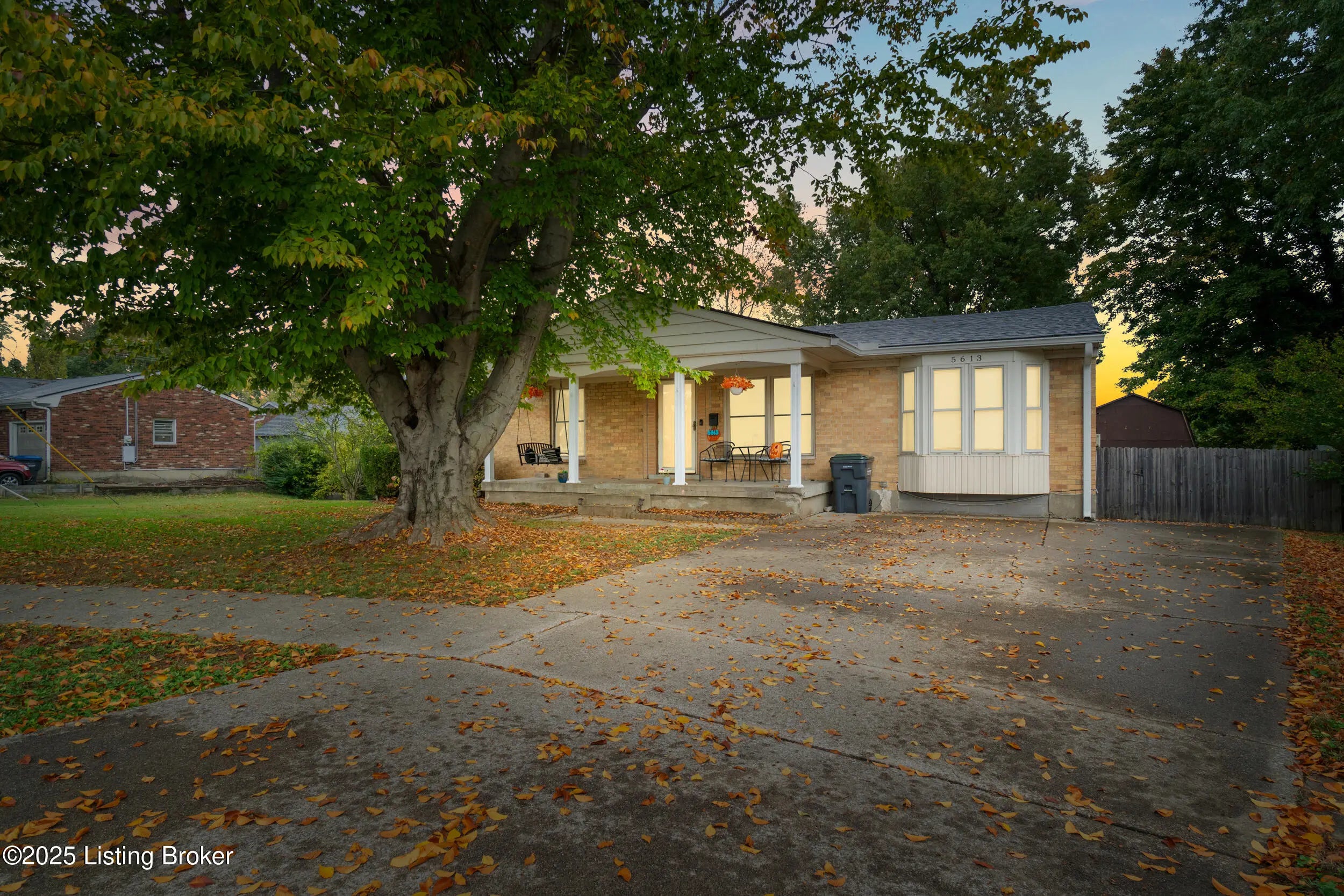 Photo of Listing #1702128