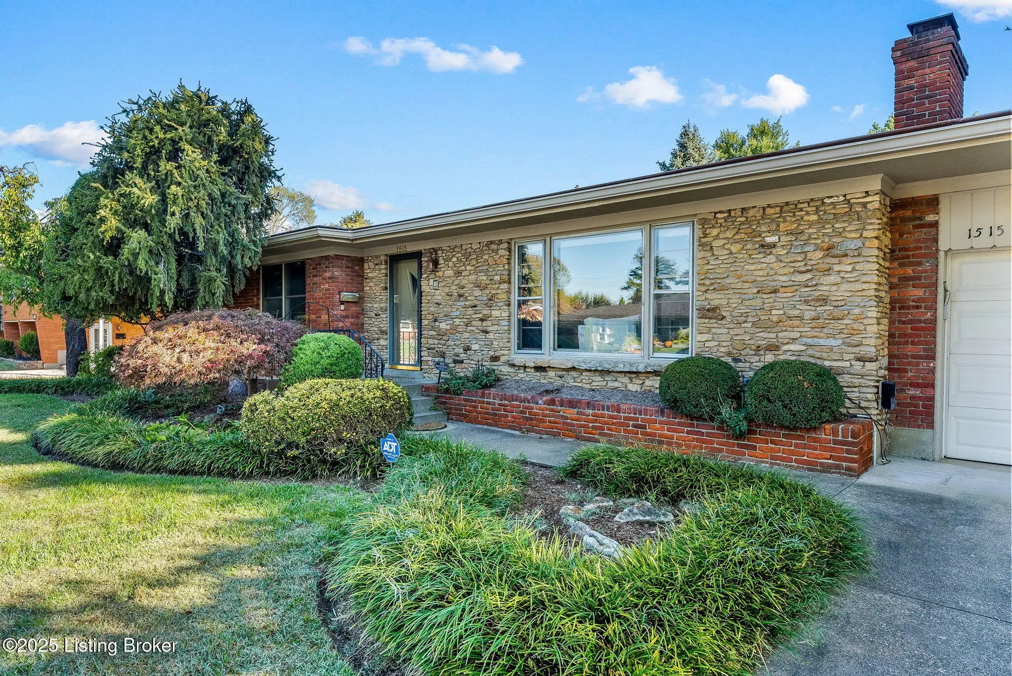 Photo of Listing #1701071