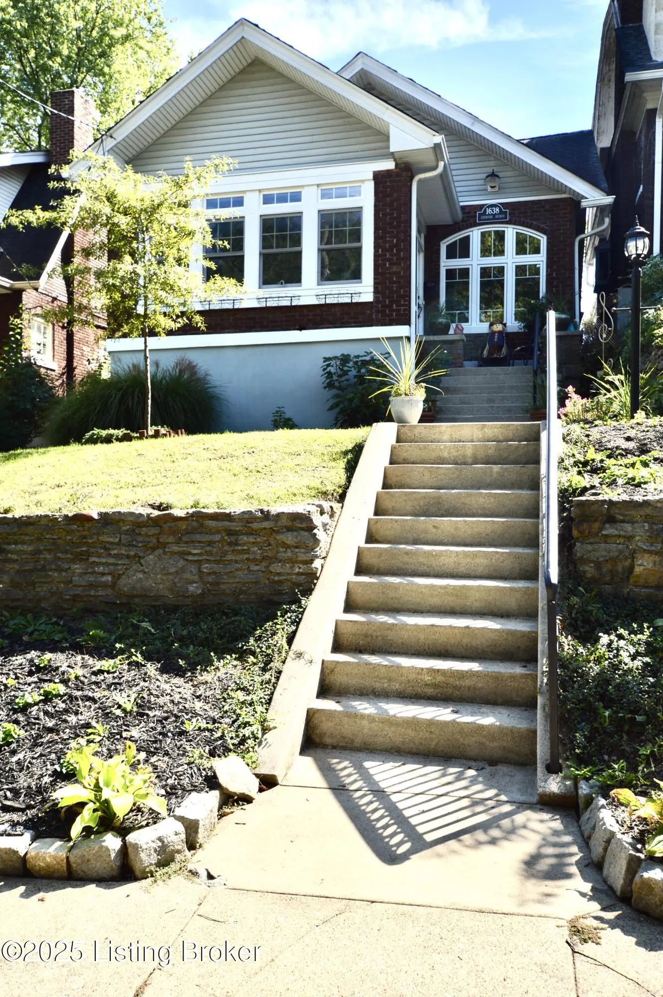 Photo of Listing #1703555