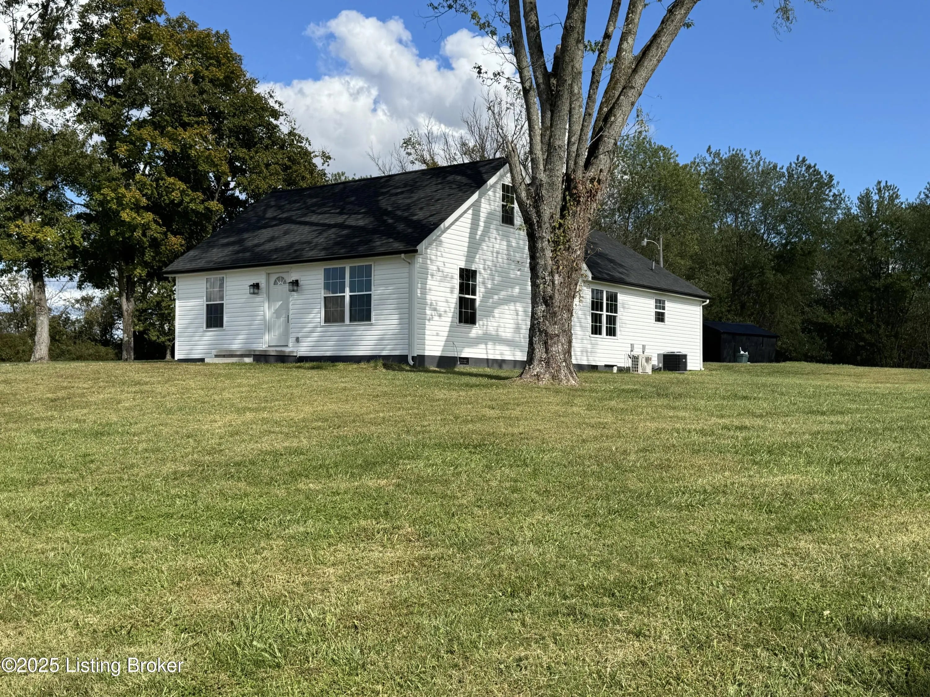 Photo of Listing #1701421