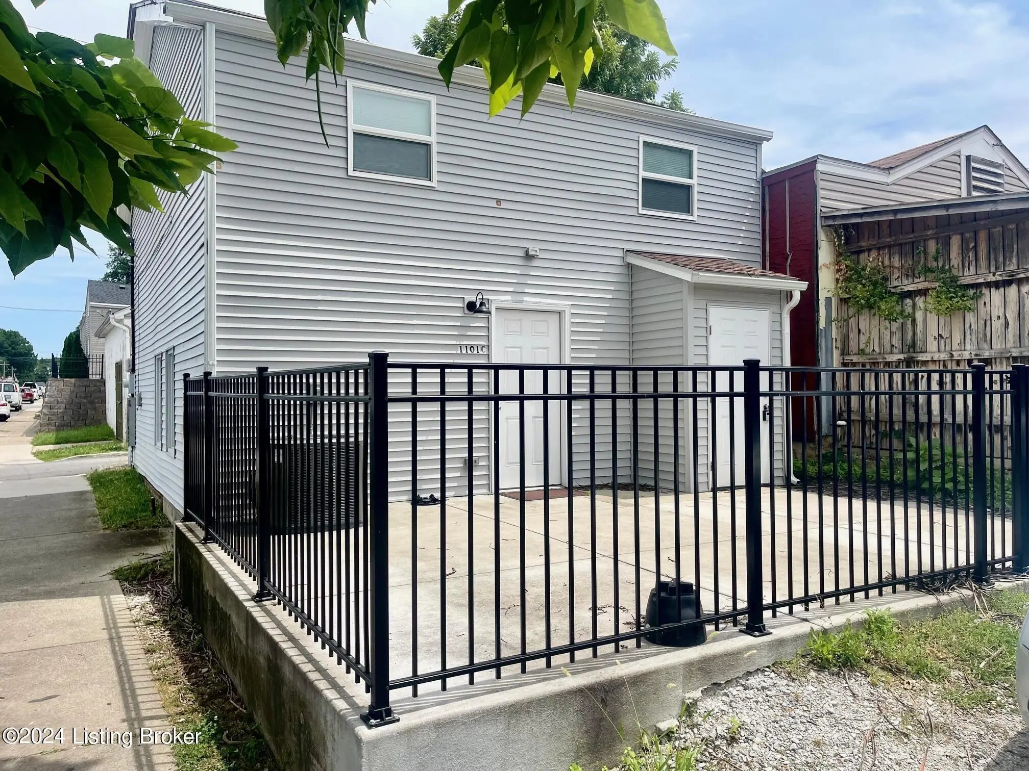 Photo of Listing #1701266