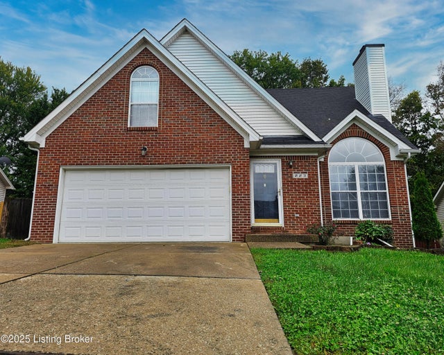 223 Woodfield Cir, Shelbyville
