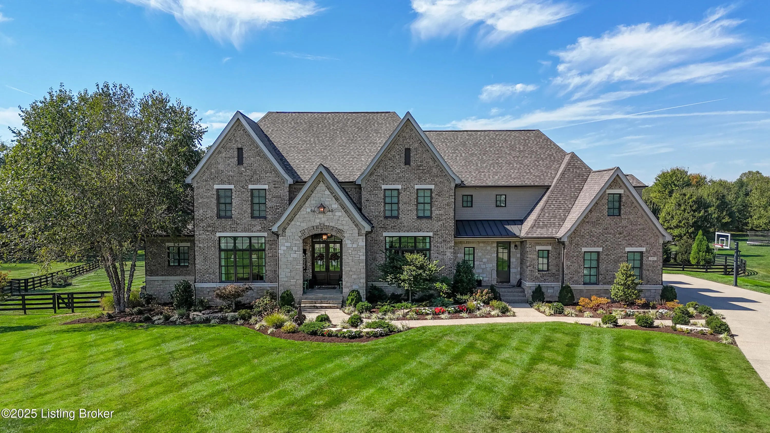 Photo of Listing #1701502