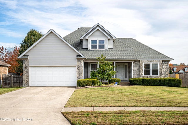 5130 Hunters Point Cir, Louisville