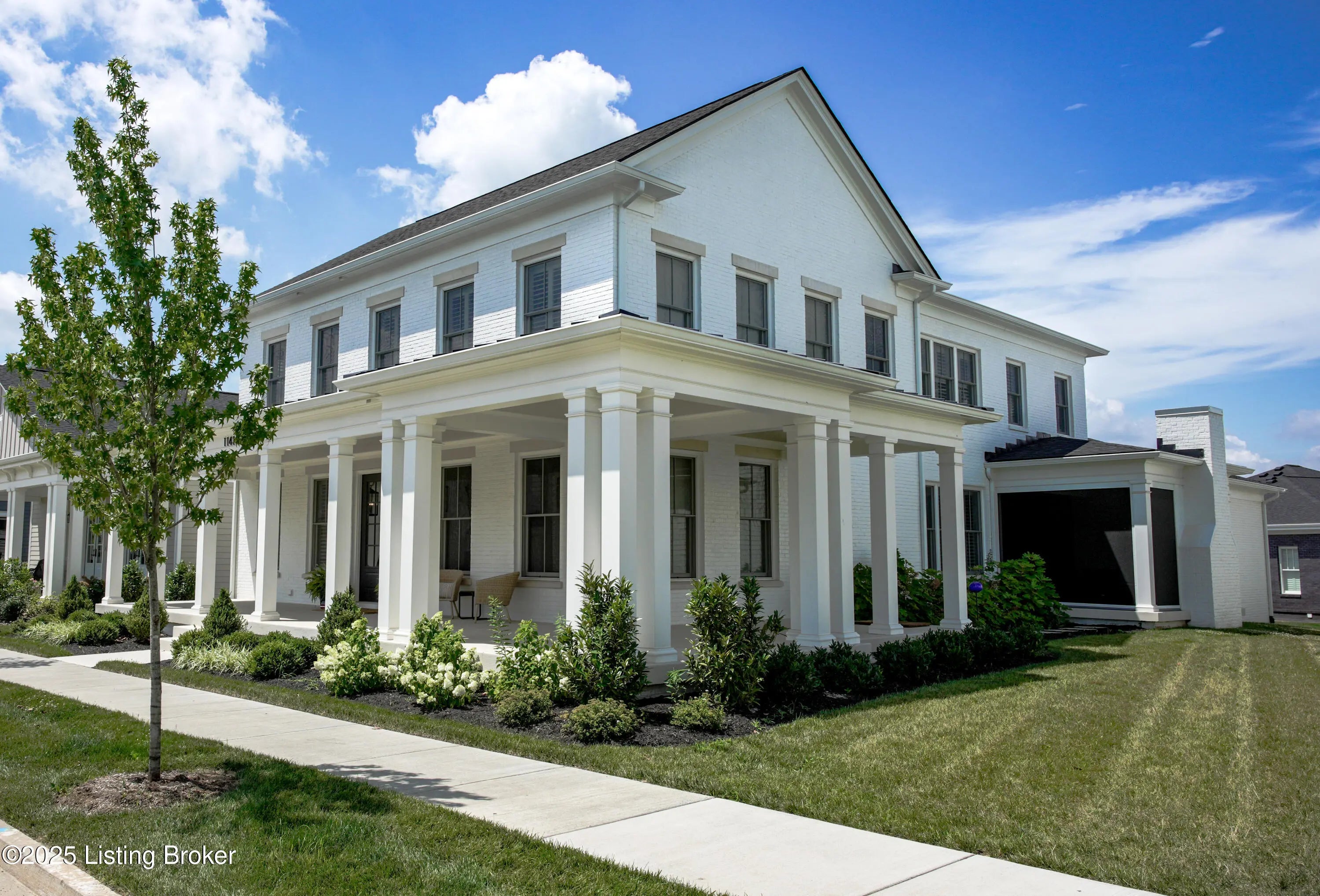 Photo of Listing #1701457