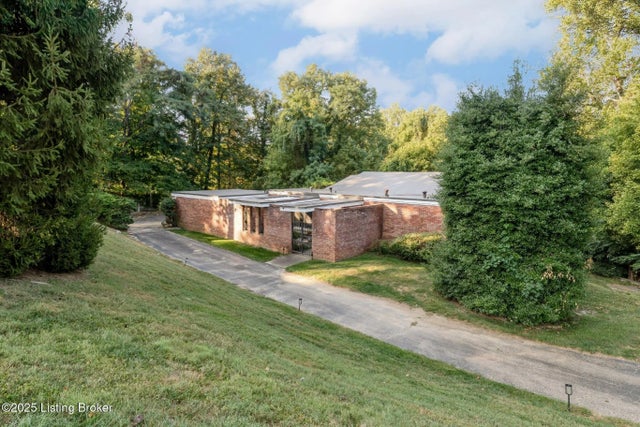 765 Greenridge Ln, Louisville