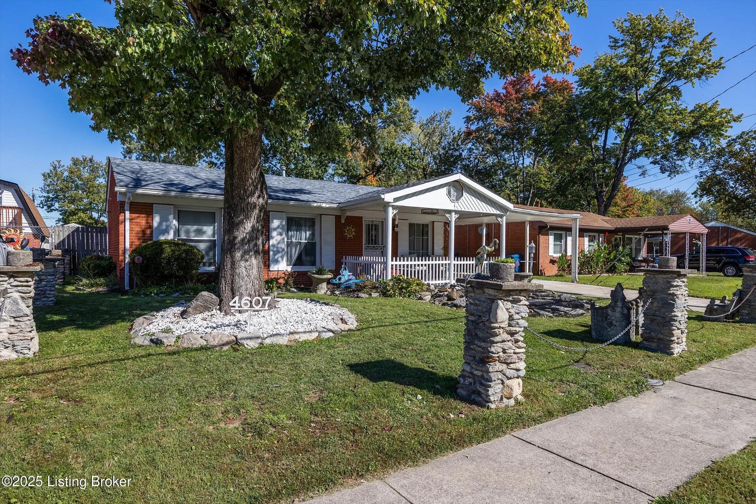 Photo of Listing #1701794