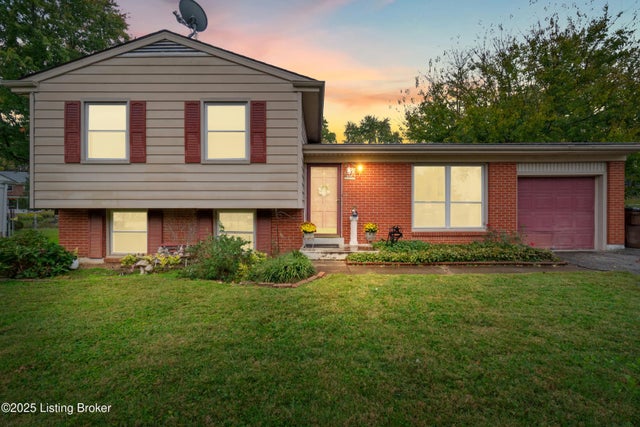 9209 Aylesbury Dr, Louisville