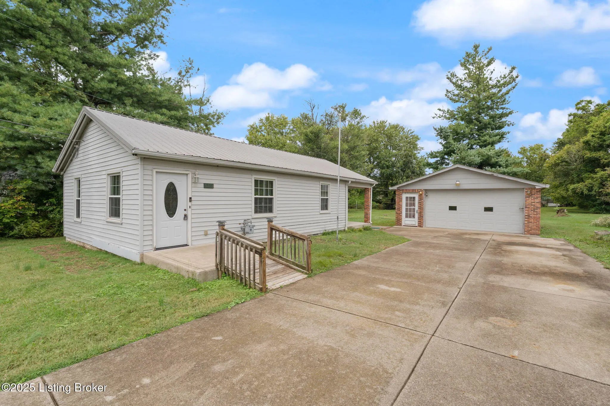 Photo of Listing #1701618