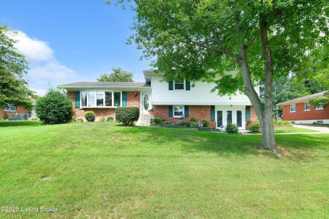 9816 Lakewood Dr, Louisville