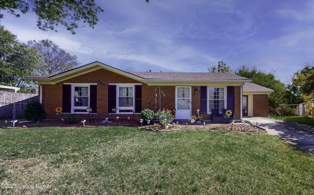 6807 Lake Elkhorn Ct, Louisville