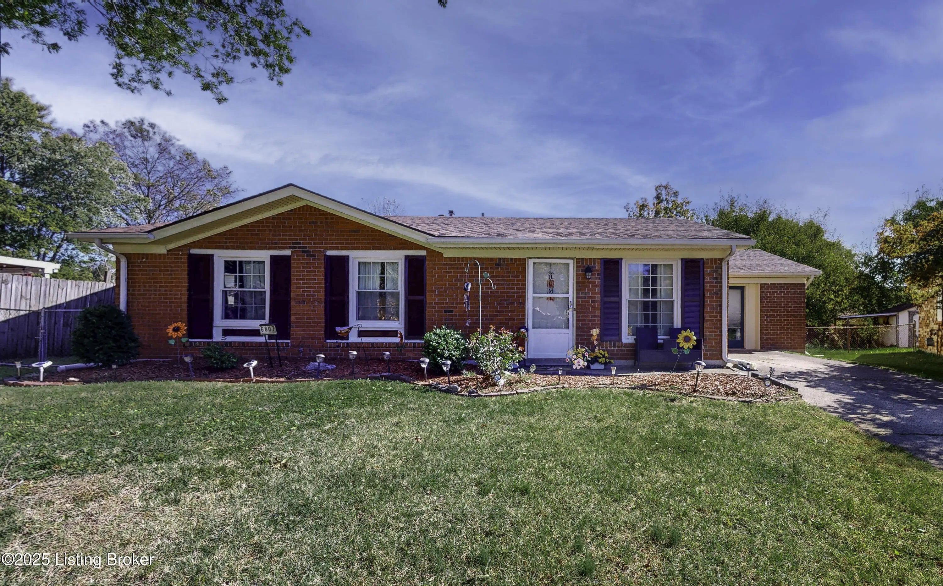 Photo of Listing #1701725