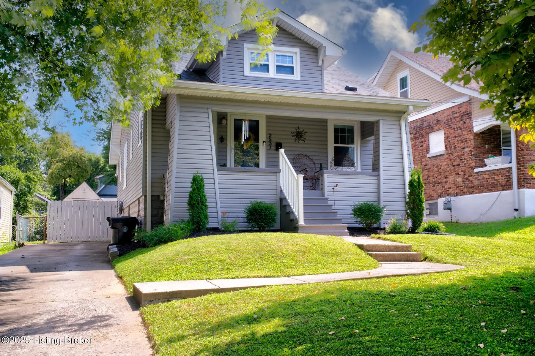 Photo of Listing #1701740