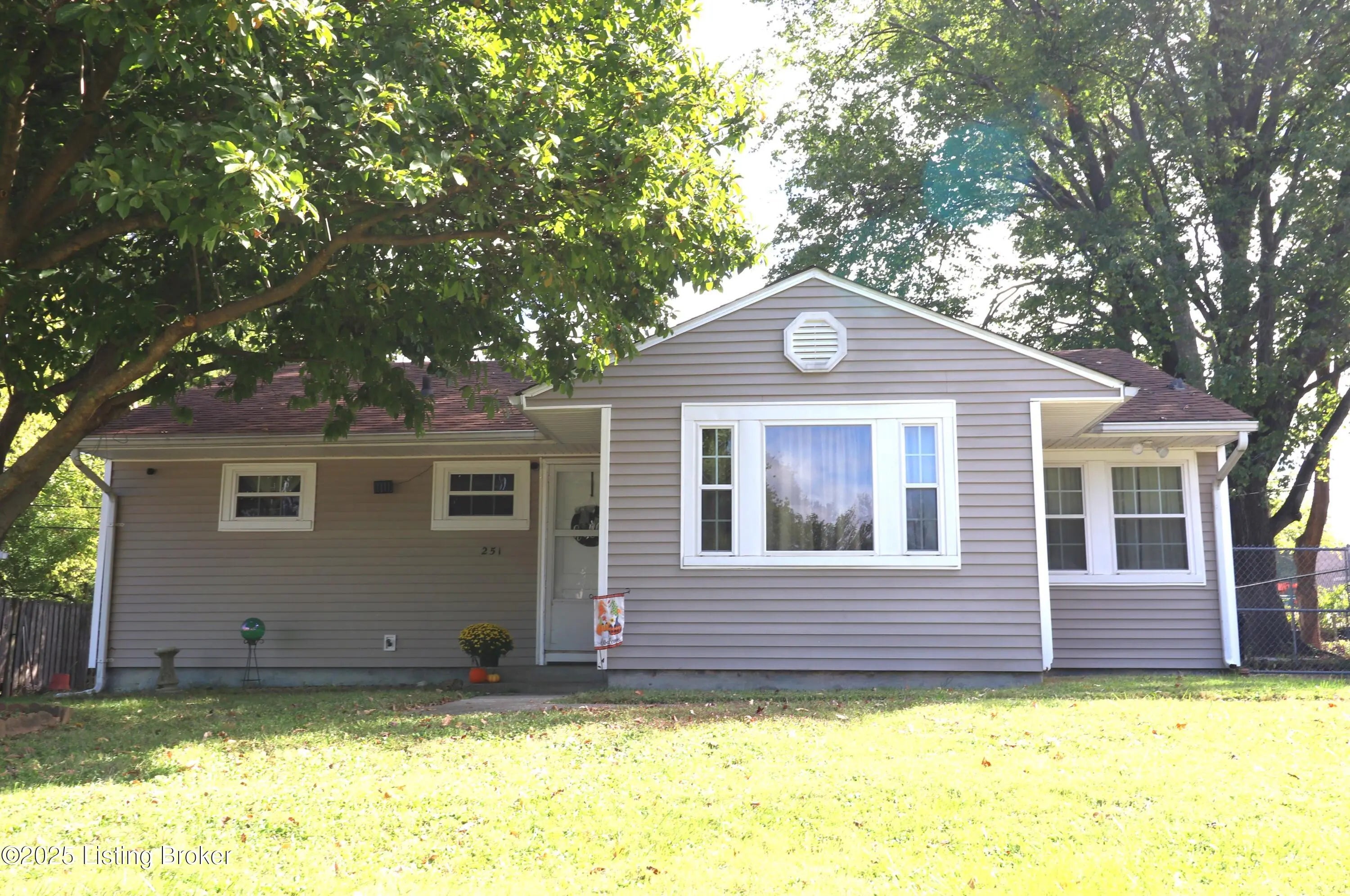 Photo of Listing #1701750