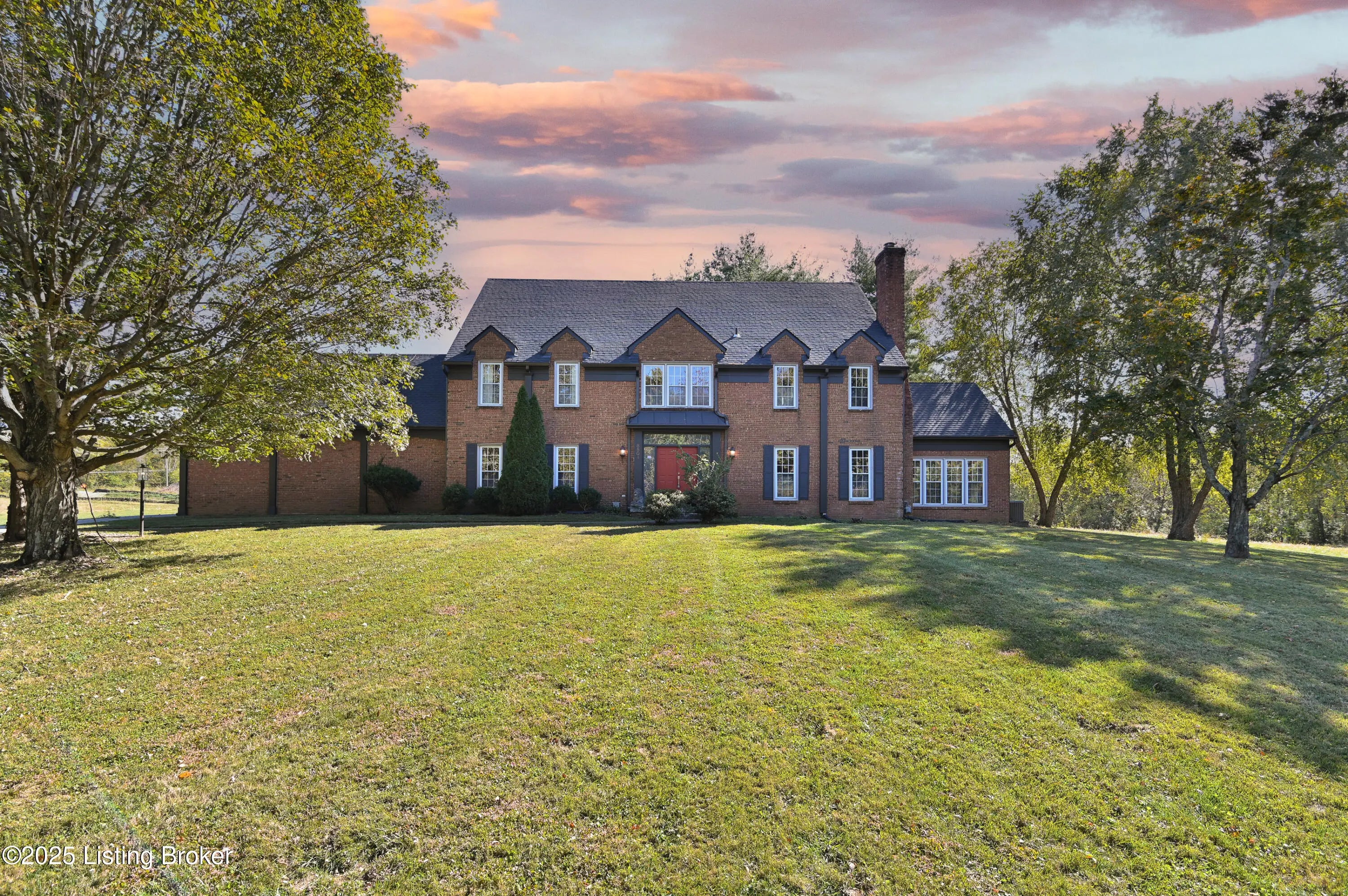 Photo of Listing #1702550