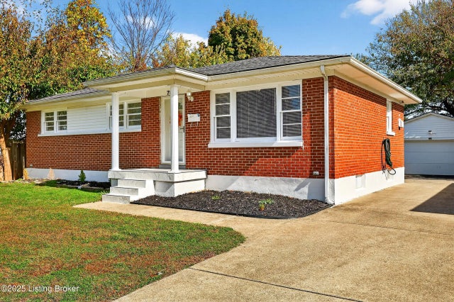 7903 Columbine Dr, Louisville