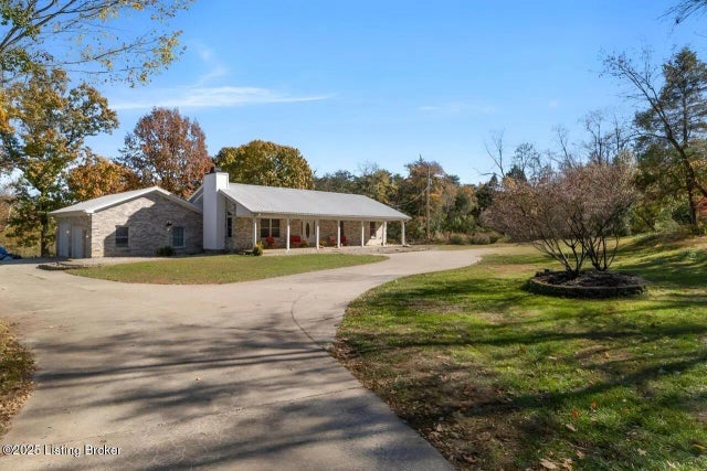 8820 Thixton Ln, Louisville