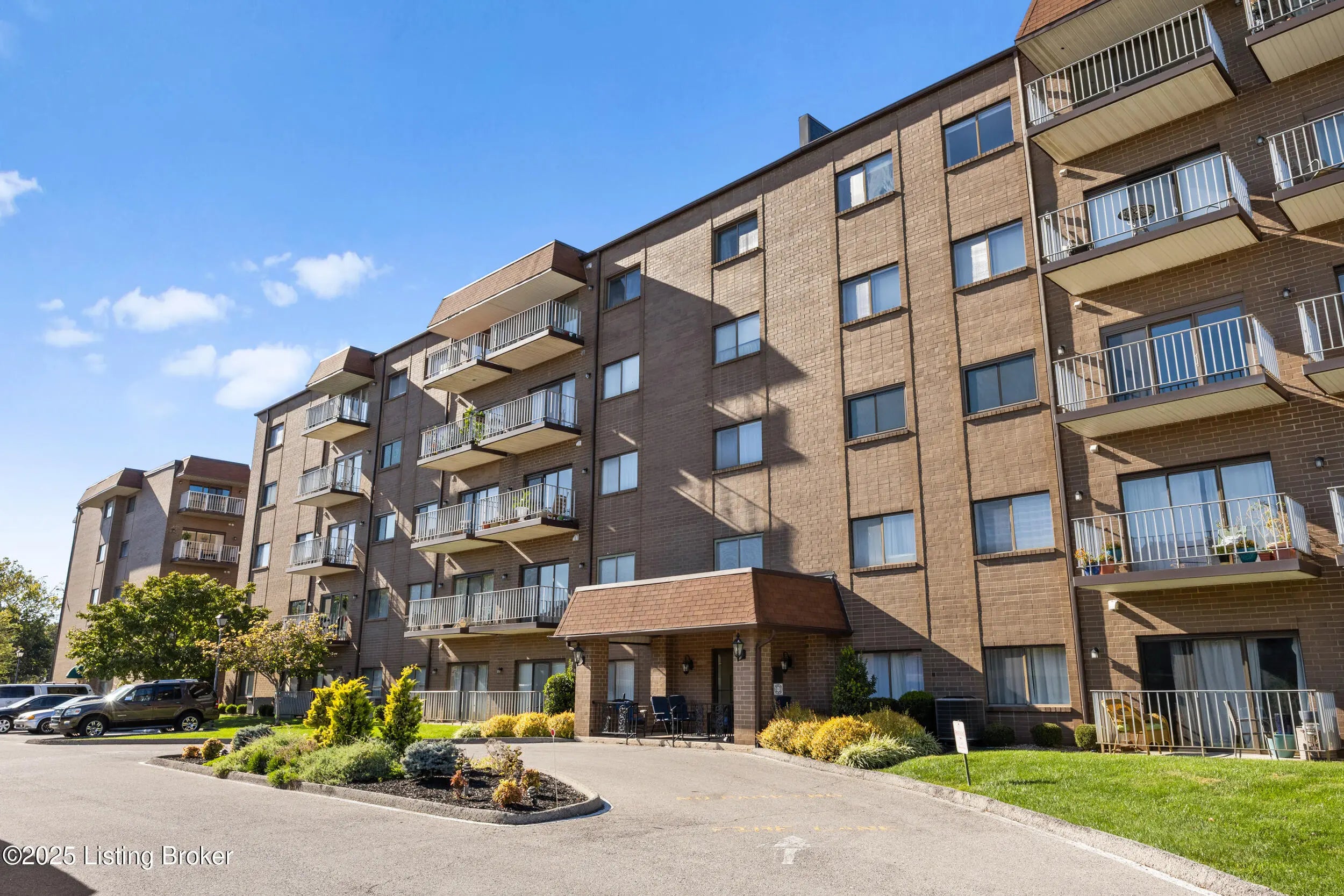 Photo of Listing #1701925