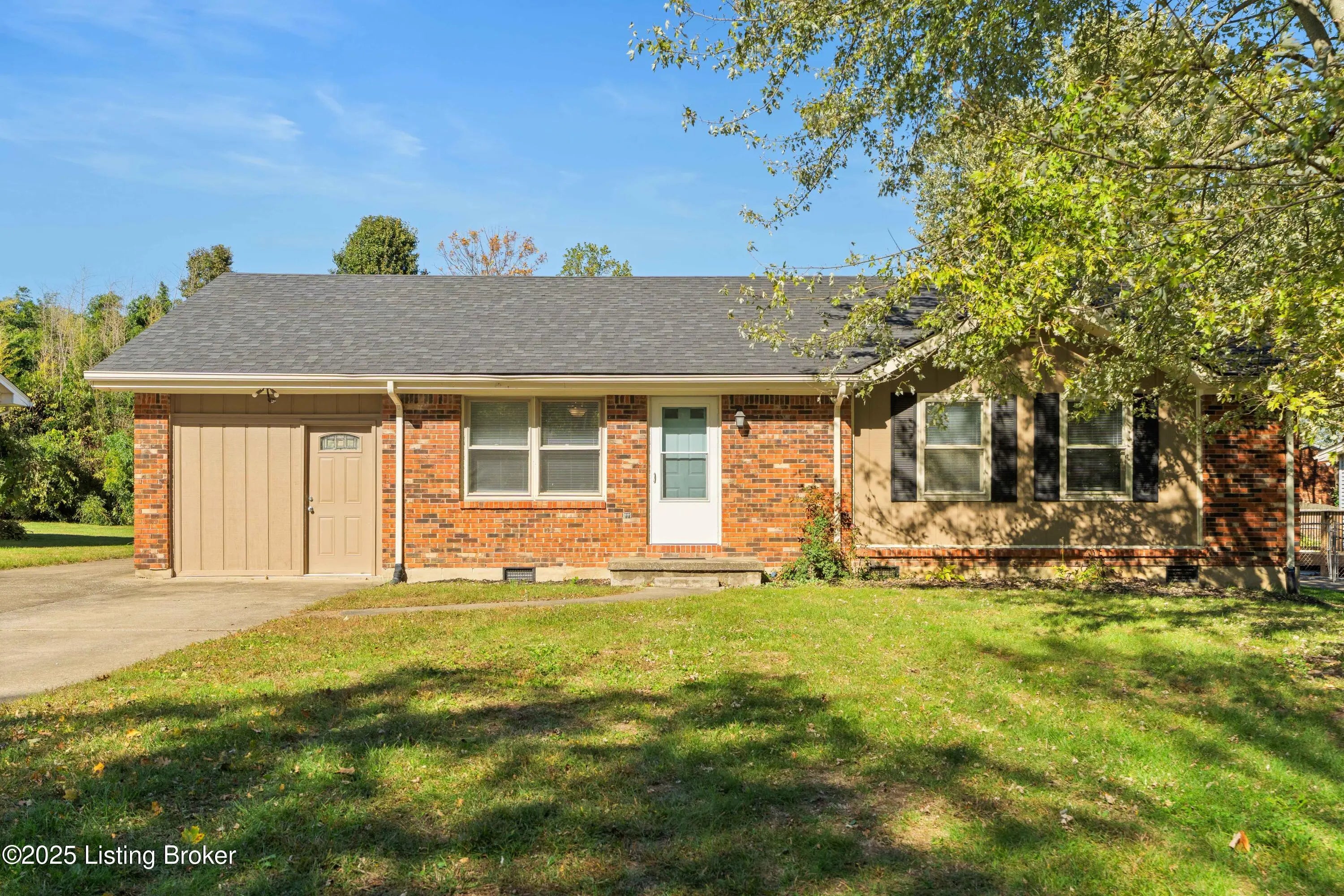 Photo of Listing #1701937