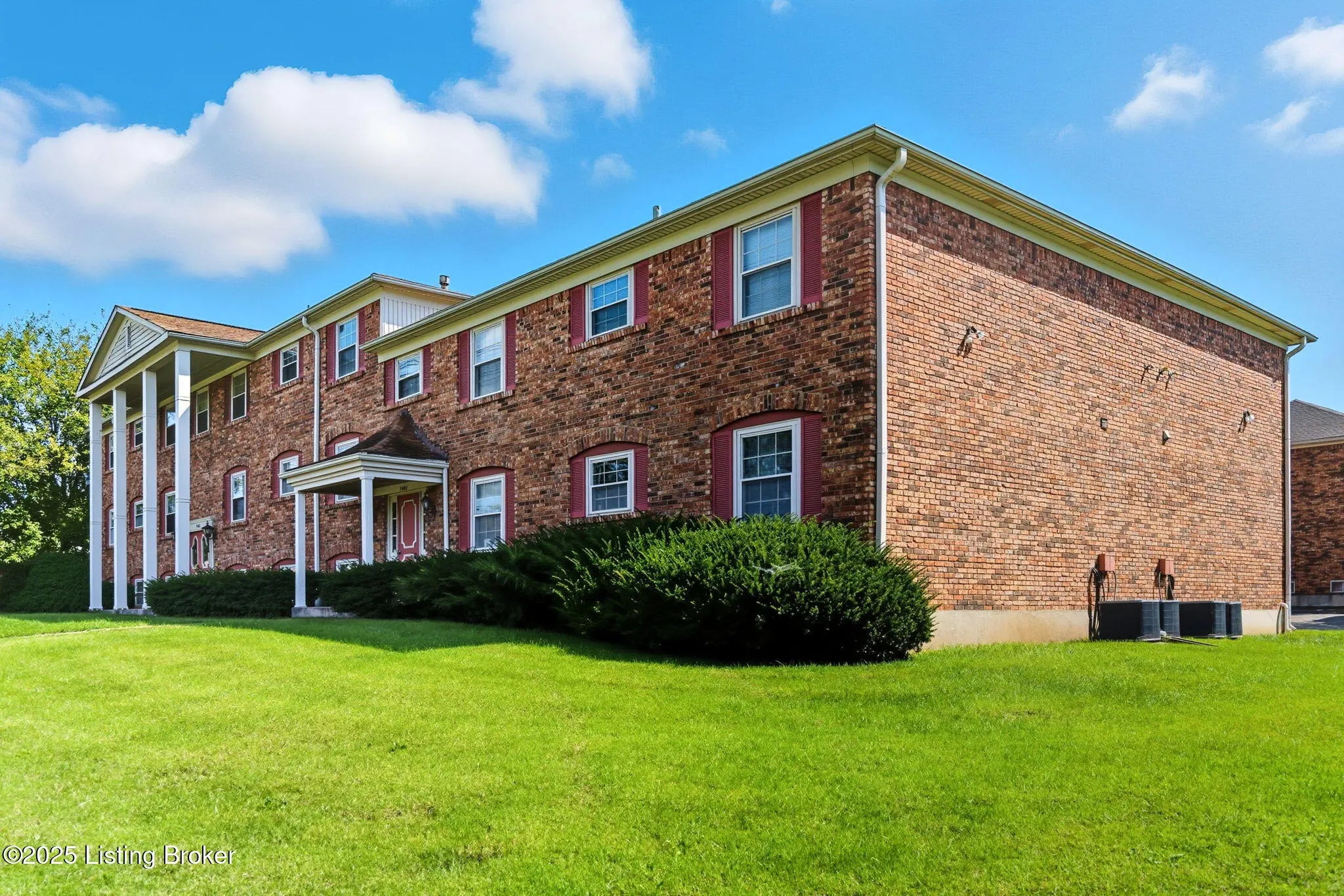 Photo of Listing #1701943