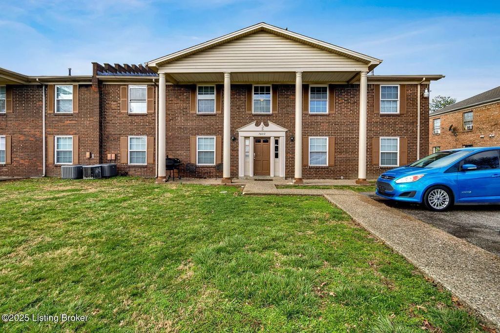 601 Revolutionary Rd, Louisville