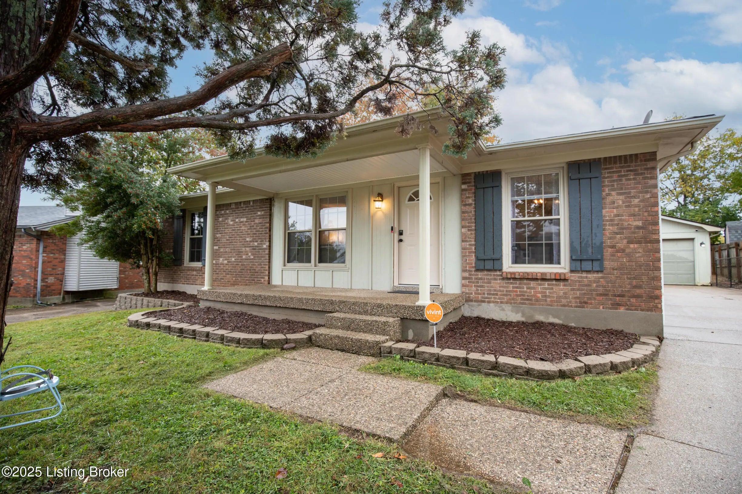 Photo of Listing #1702207