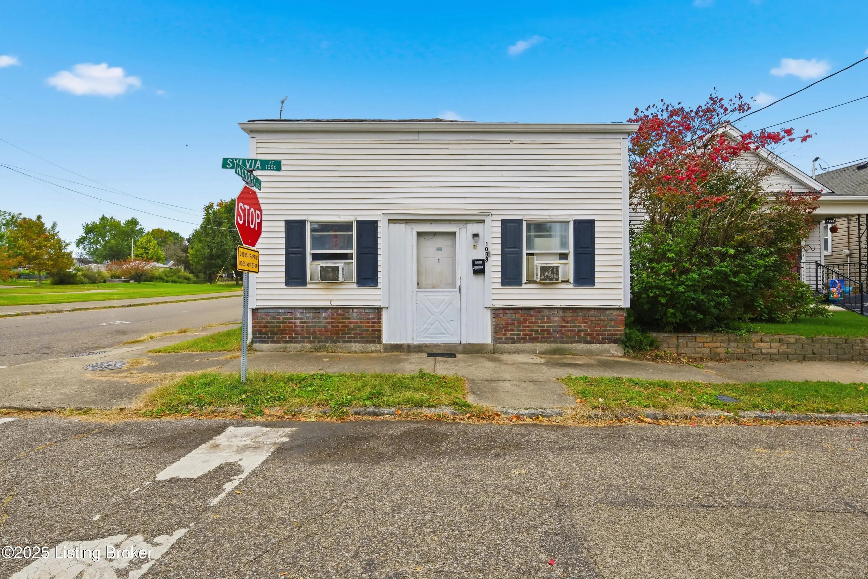 Photo of Listing #1701996