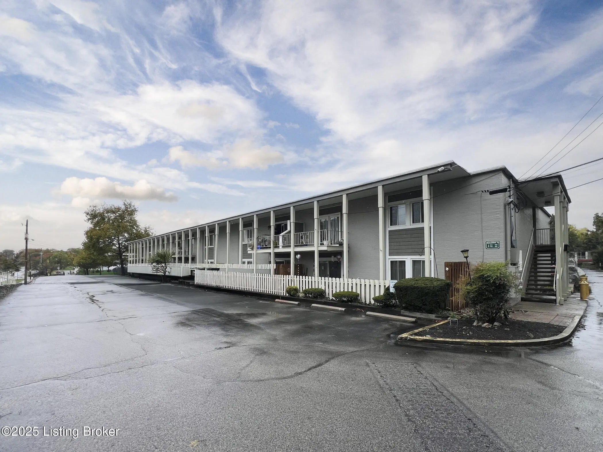 Photo of Listing #1702195