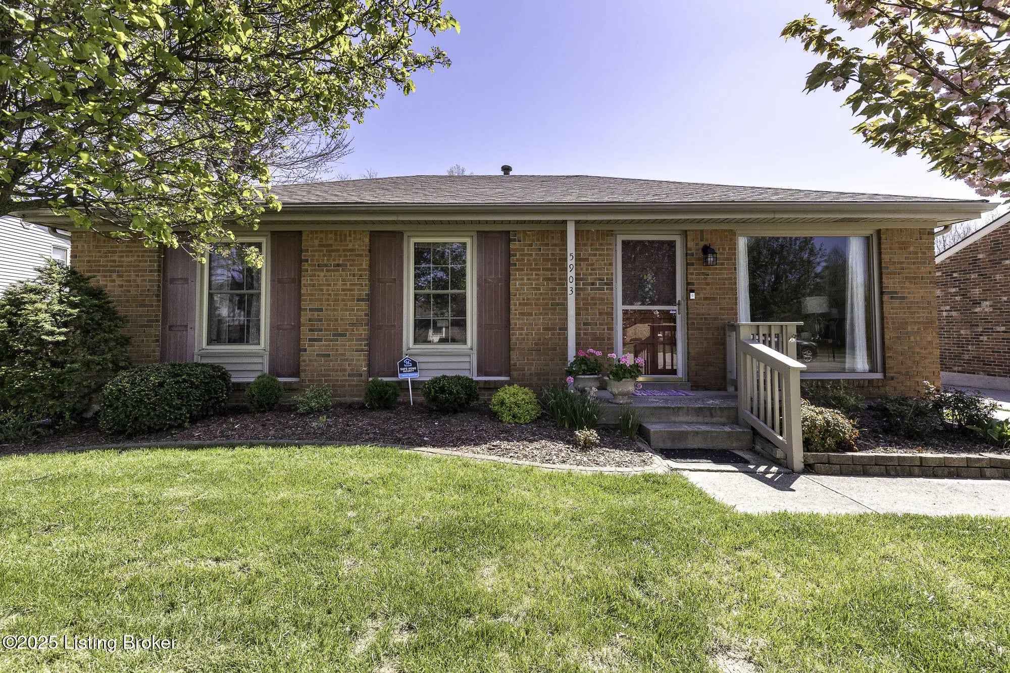 Photo of Listing #1702061