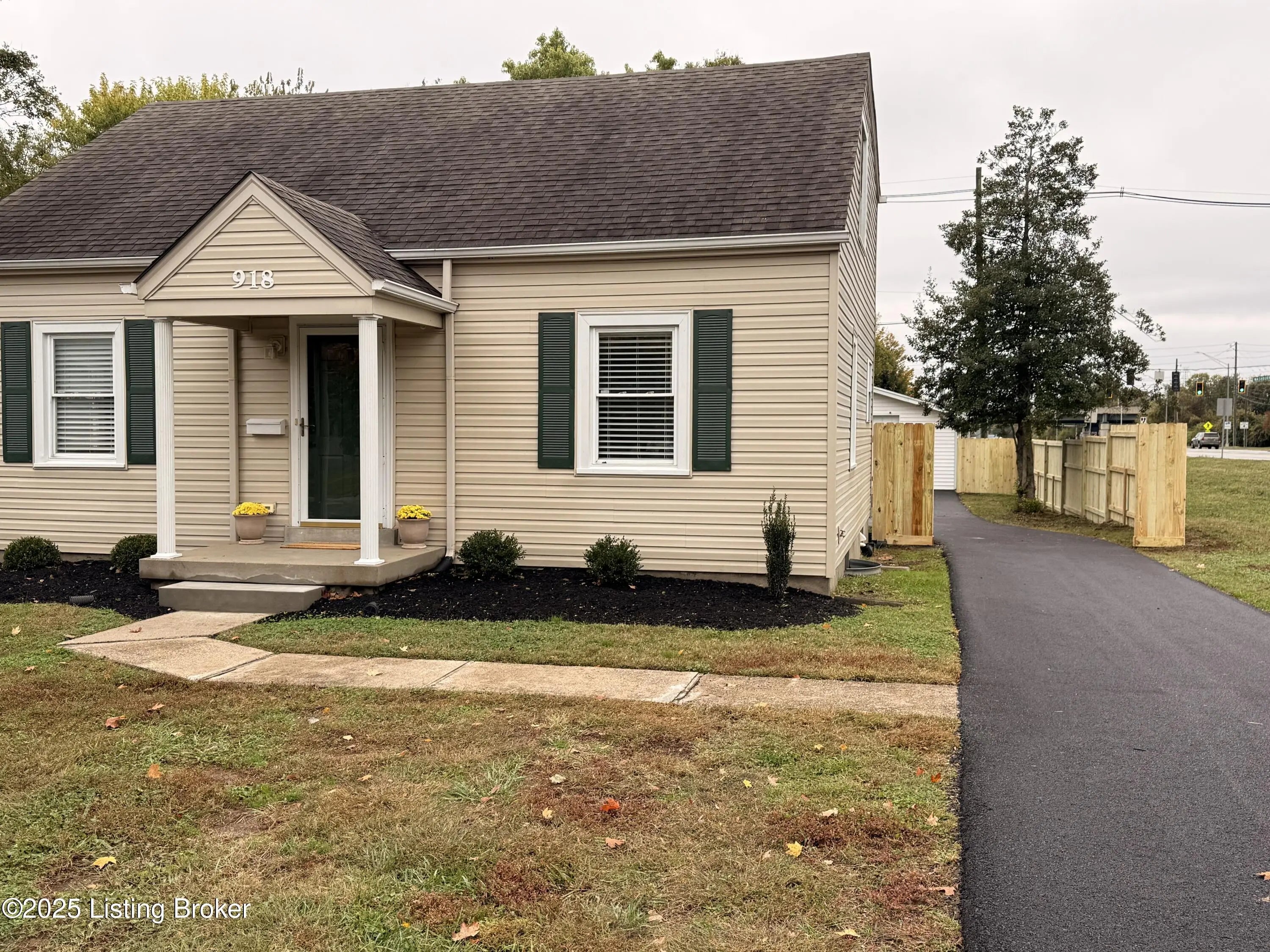 Photo of Listing #1702114