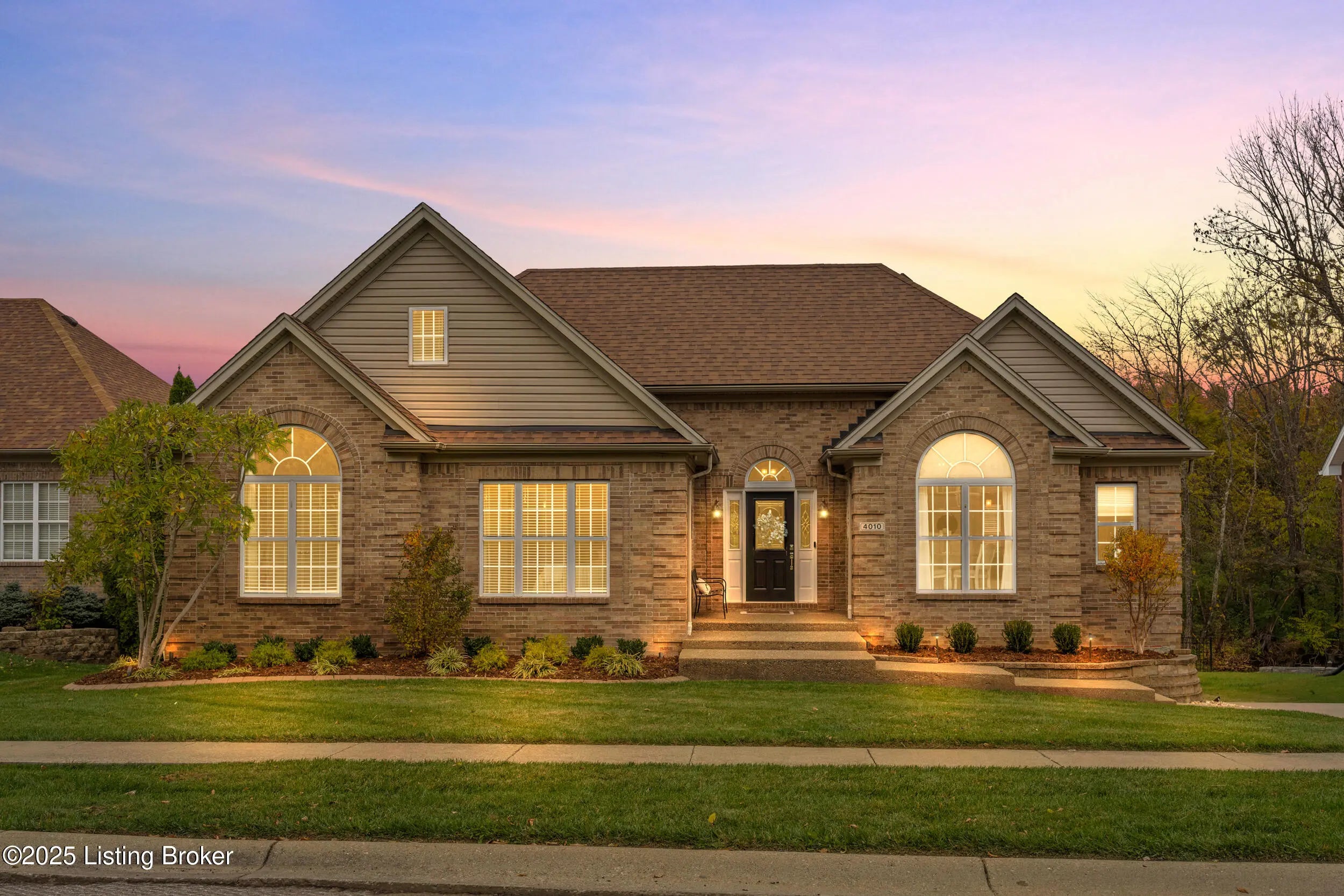 Photo of Listing #1703093