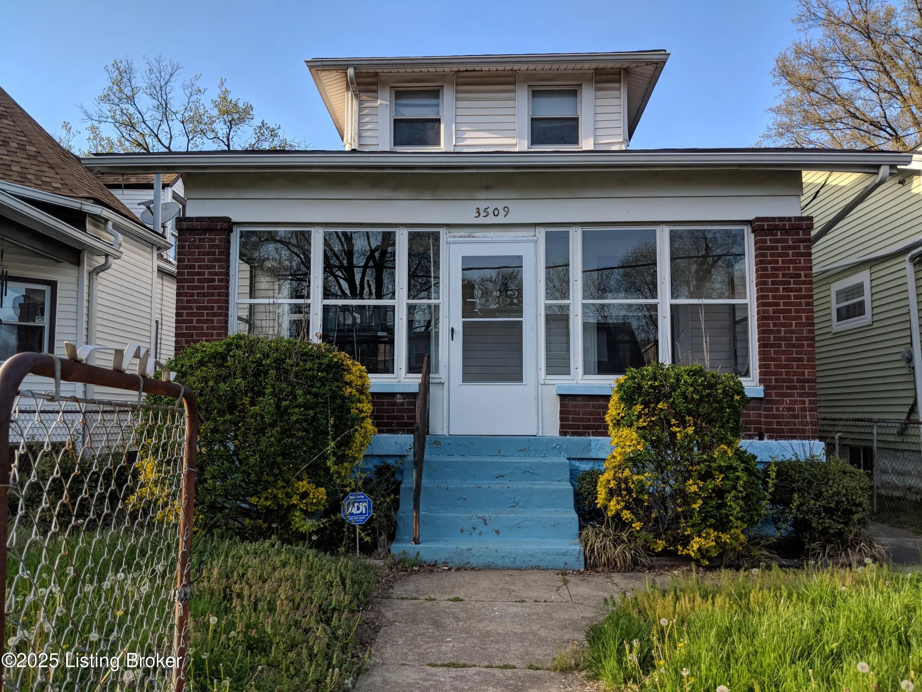 Photo of Listing #1702335