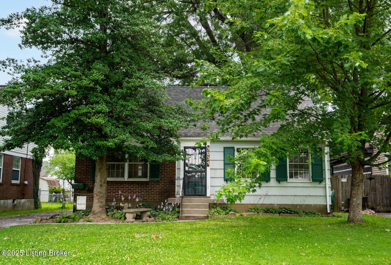 Photo of Listing #1702318