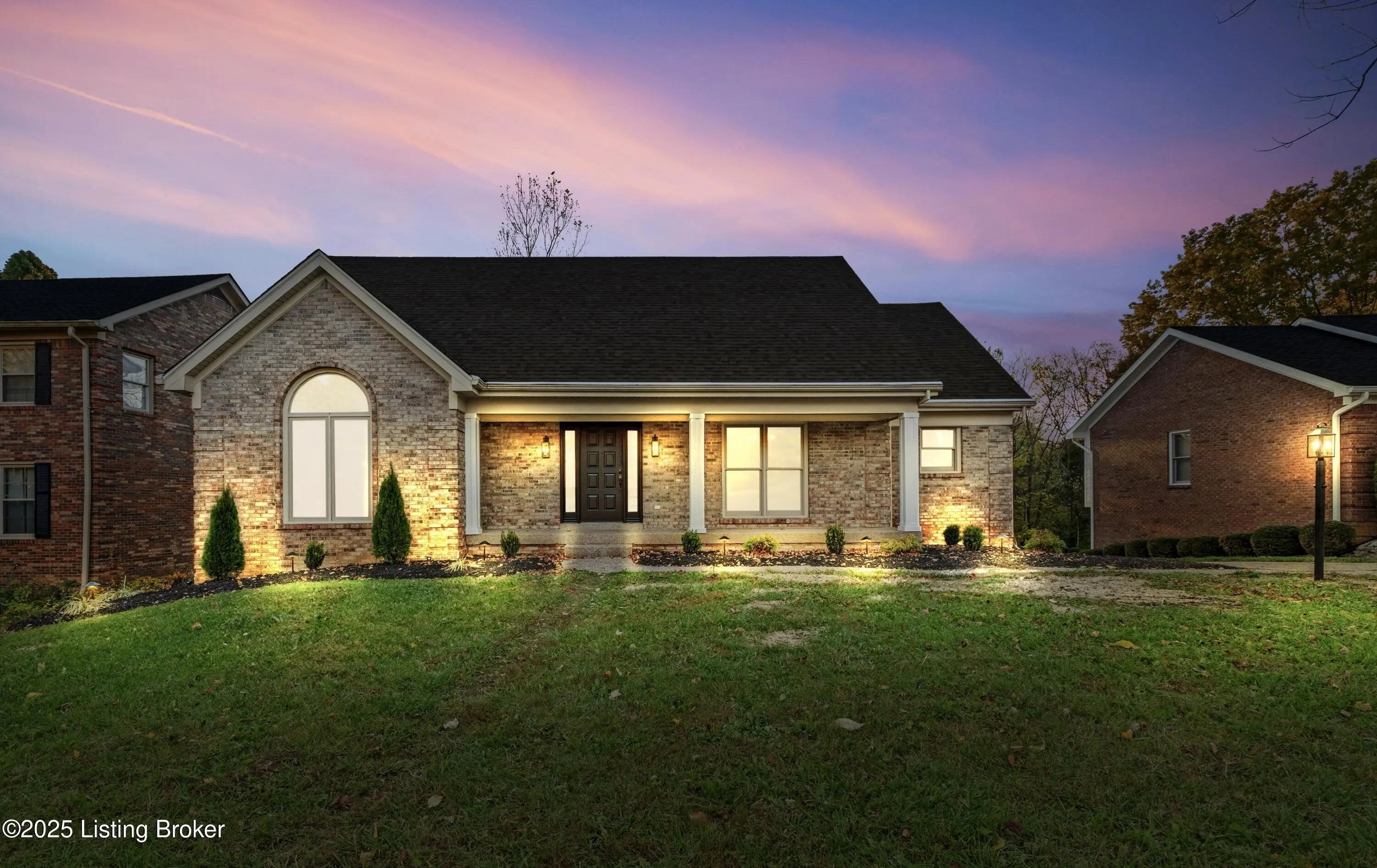 Photo of Listing #1702342