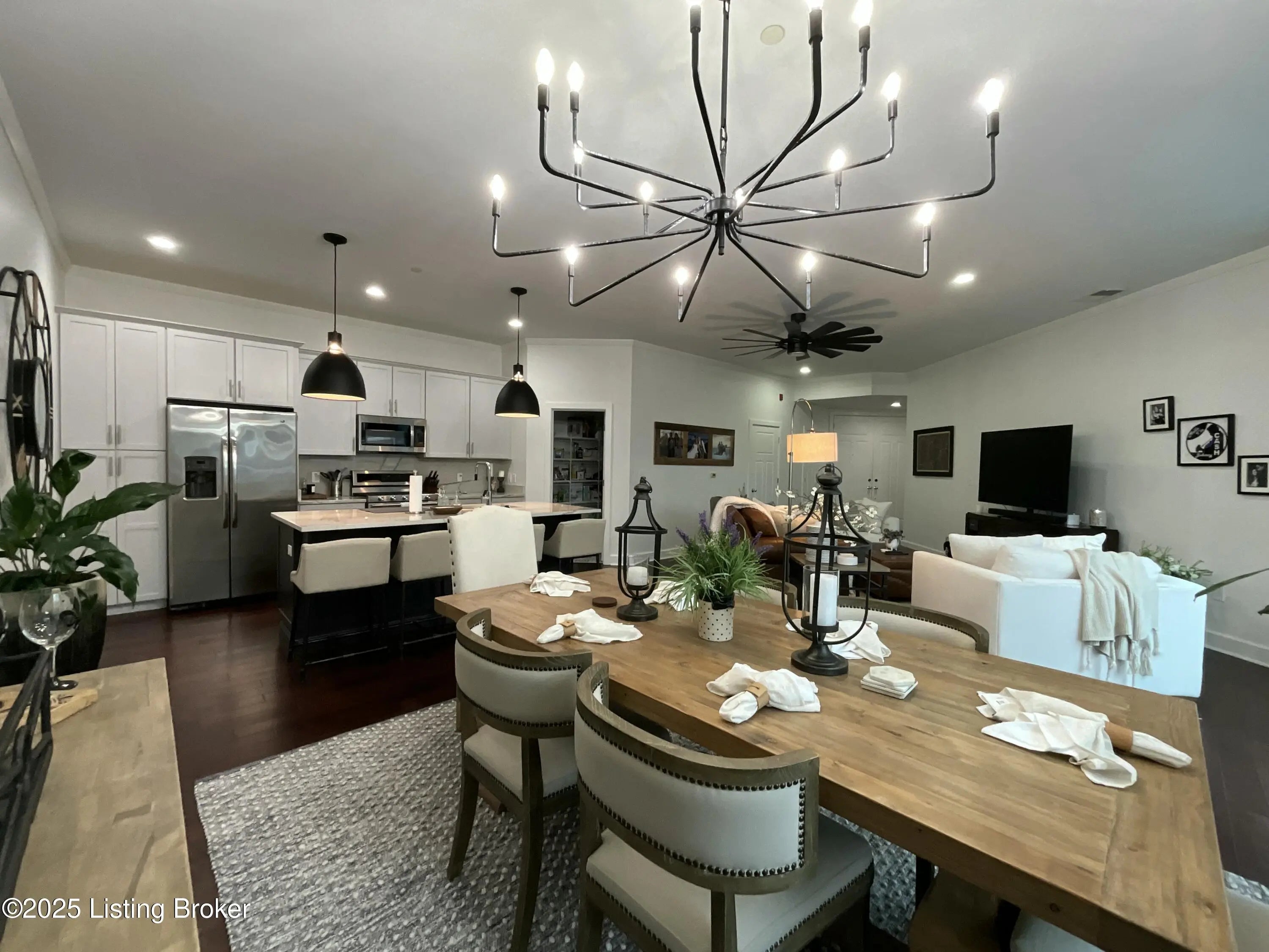 Photo of Listing #1702406