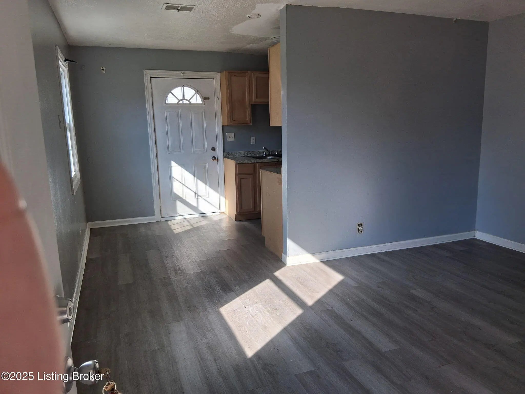 Photo of Listing #1702486